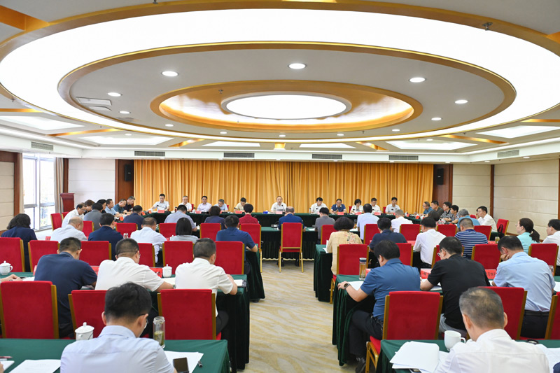 市委常委會召開擴大會議 認真學習貫徹黨的二十屆三中全會精神 以釘釘子精神推動改革在安慶落地落實 張祥安主持并講話 張君毅周東明章松出席